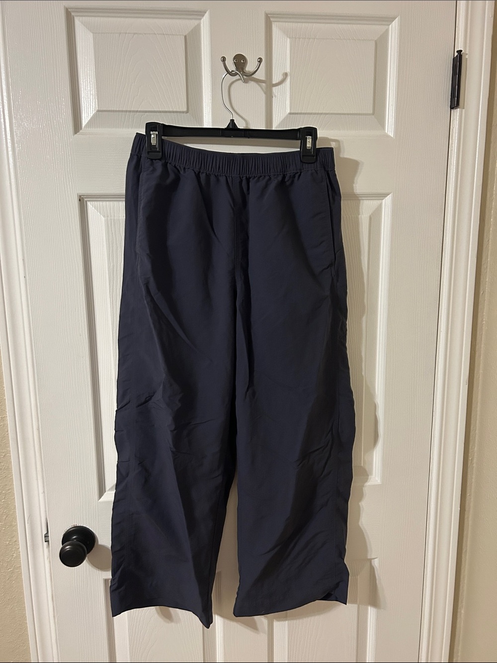 Patagonia Women’s Navy Outdoor Every Day pants